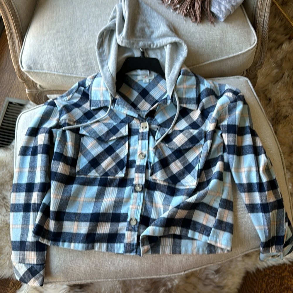 NWOT Crop top sweater with hood